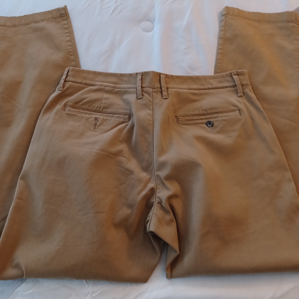 Men's 34x32 straight fit Chino khaki tan